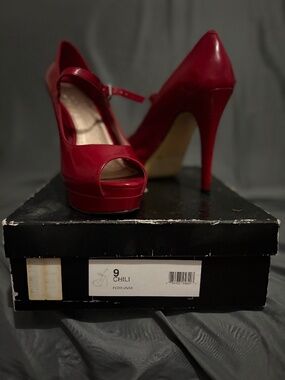 Red Pumps